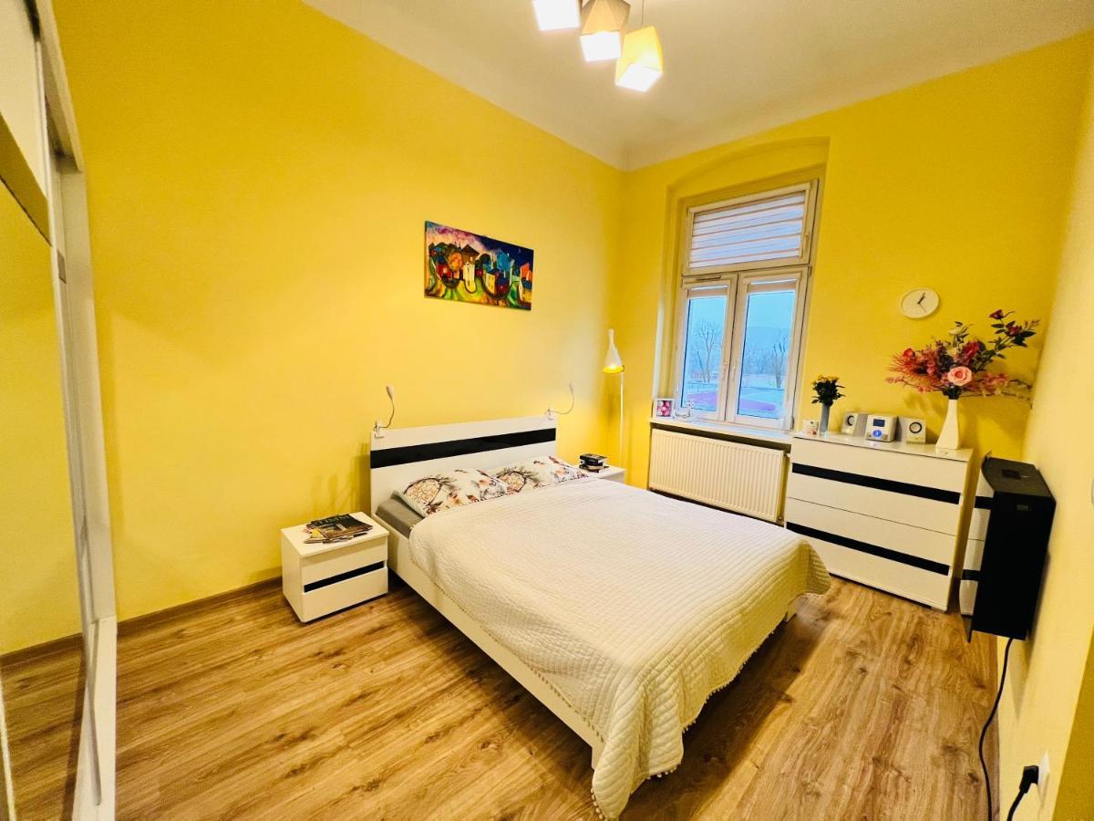 Wolnosci 21 Jelenia Gora Apartment ภายนอก รูปภาพ