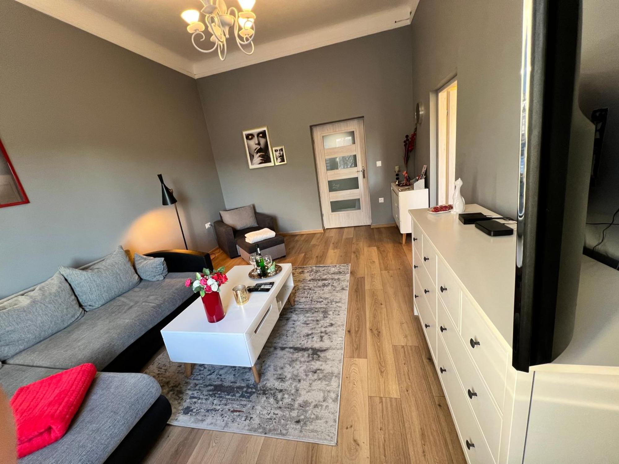 Wolnosci 21 Jelenia Gora Apartment ภายนอก รูปภาพ