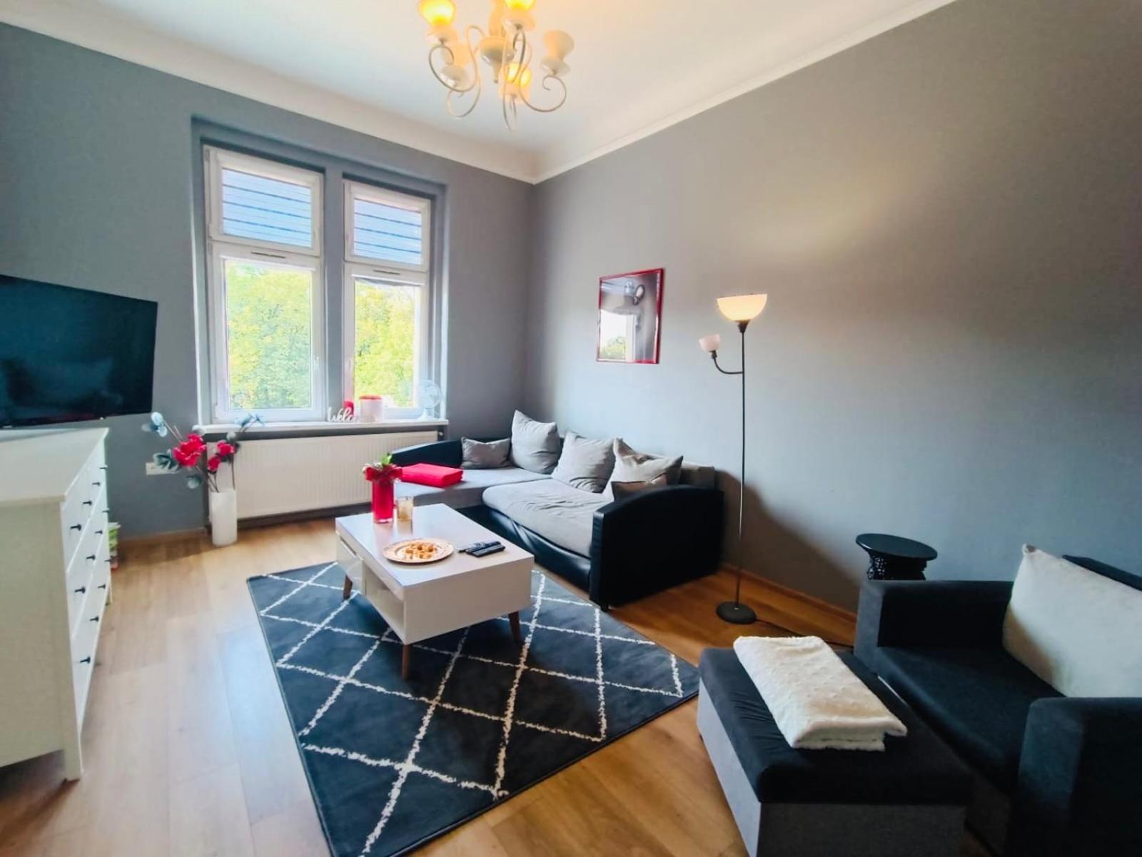 Wolnosci 21 Jelenia Gora Apartment ภายนอก รูปภาพ