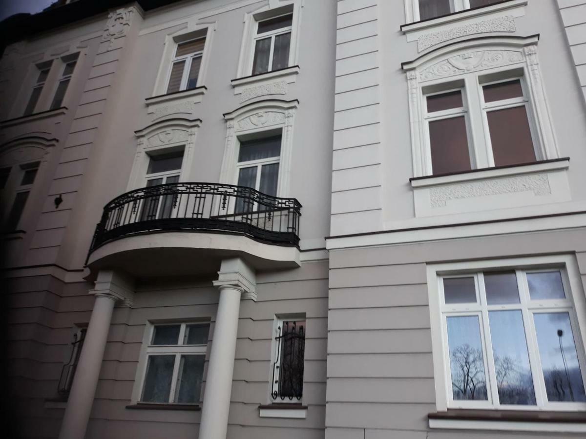 Wolnosci 21 Jelenia Gora Apartment ภายนอก รูปภาพ